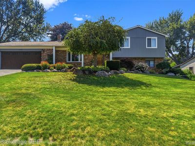 1438 Lynnwood Ln, White Lake, MI, 48383