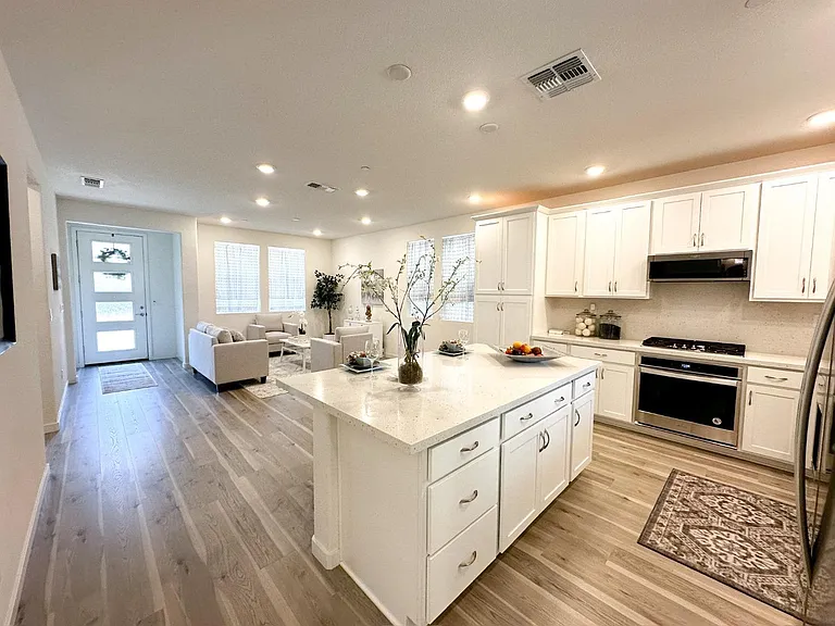 2957 Honey Opal Ave — Photo 6