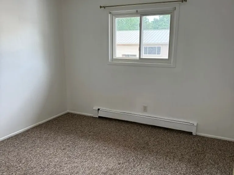2188 Meadowlawn Dr — Photo 5