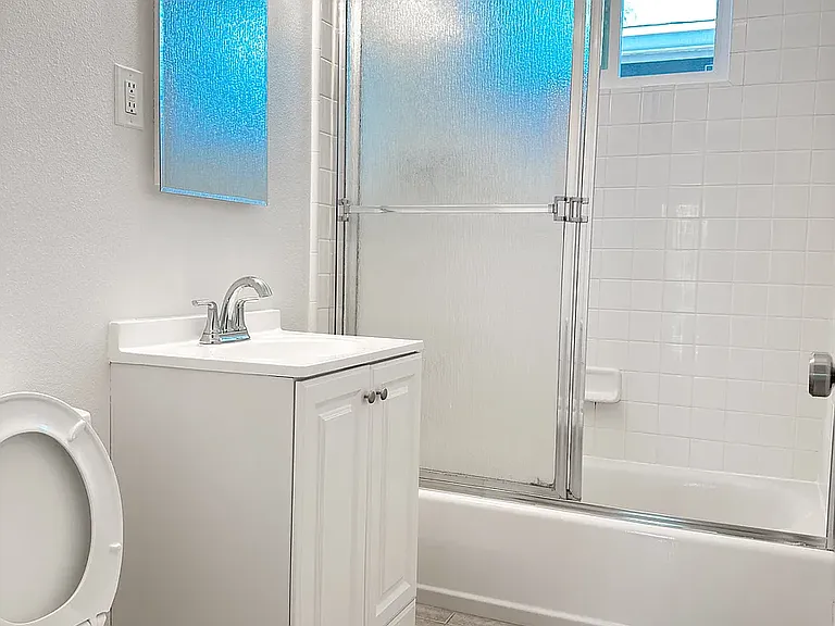 1008 Georgia St #203 — Photo 7