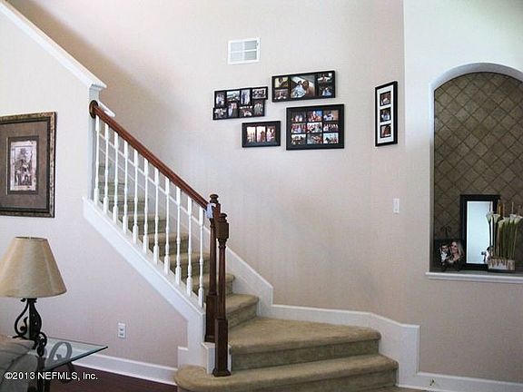 3rd image of 214 Thornloe Dr