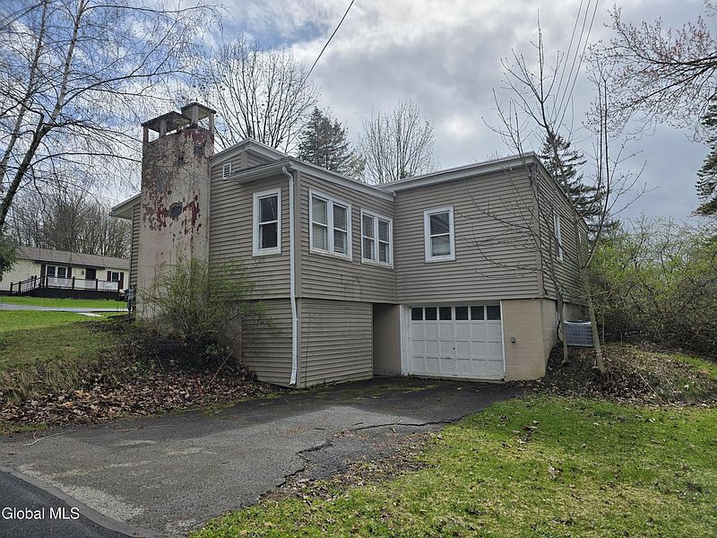 4th image of 105 E 6th Avenue