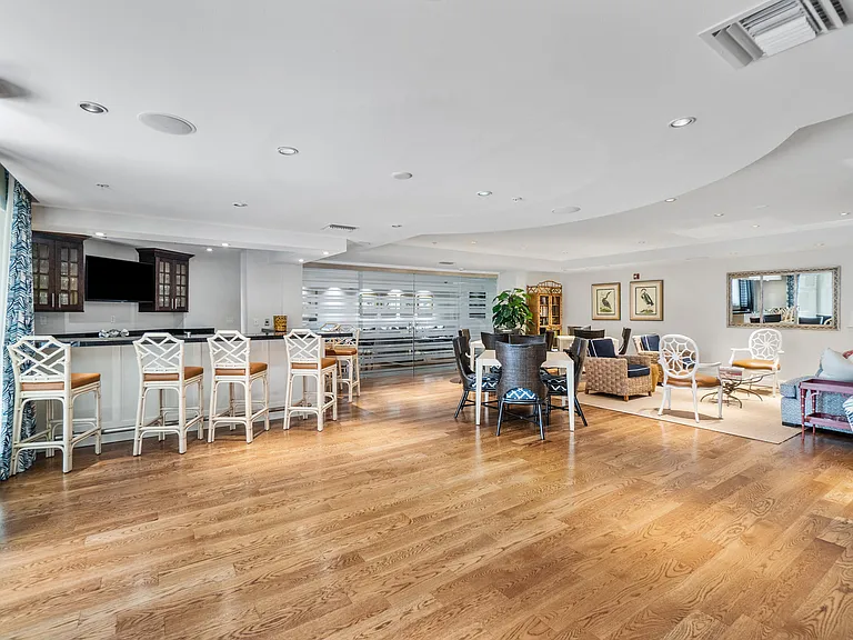 801 S Olive Ave #914 — Photo 36