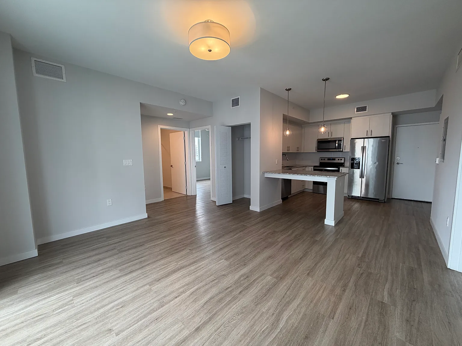 3 bed, 1120 sqft, $2,875 — Photo 4