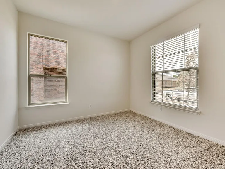 833 Serena Dr — Photo 14