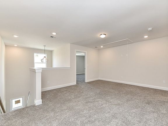 3rd image of 101 Annleeken Dr