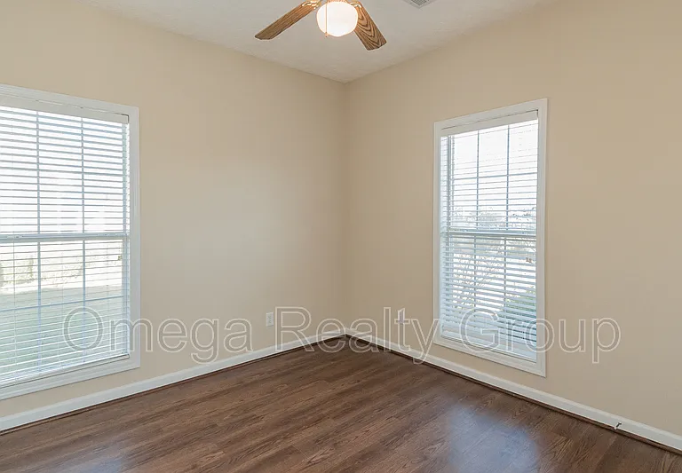 521 McGregor Ct — Photo 31