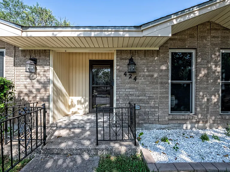 424 Richland Dr — Photo 15