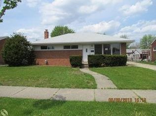 5121 Canterbury Ln, Warren, MI