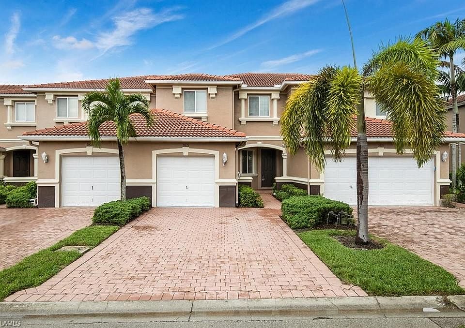 1st image of 9821 Roundstone Cir