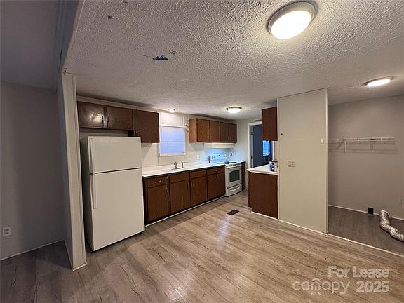 4th image of 55 Smith Dr