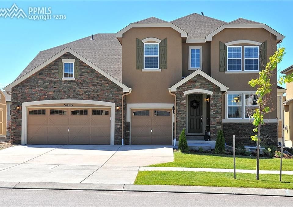 FRONT VIEW OF THE HOME