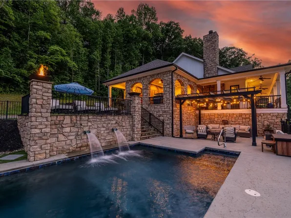 518 Dove Valley Ln, Seneca, SC 29678
