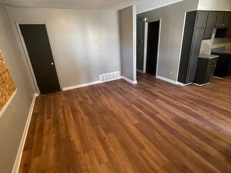 1161 Merchant St — Photo 5