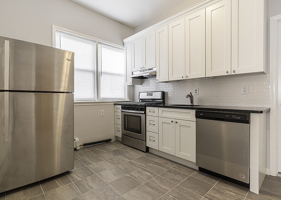 1st image of 35-37 E 45th St #1