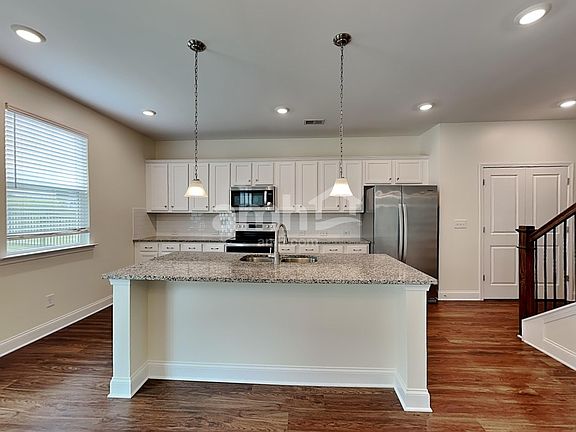 3rd image of 241 Lake Vista Dr