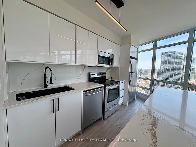 397 Front St W #3309 — Photo 6