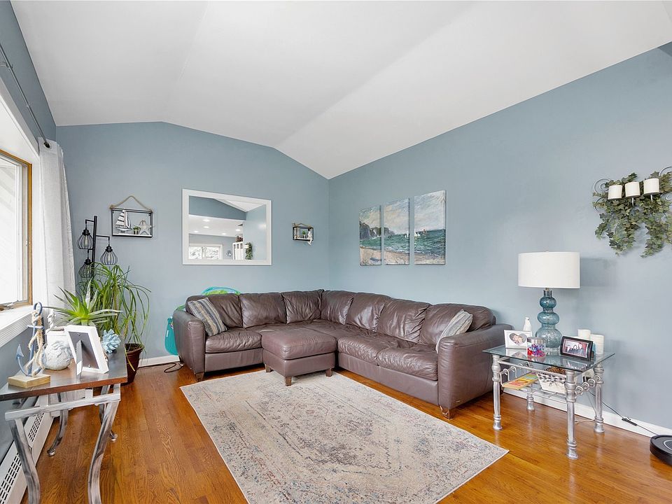 241 Yoakum Avenue, Farmingdale, NY 11735 Zillow