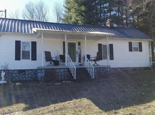 6869 Carthage Rd, Pleasant Shade, TN 37145