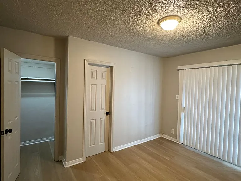 11421 S Normandie Ave — Photo 13