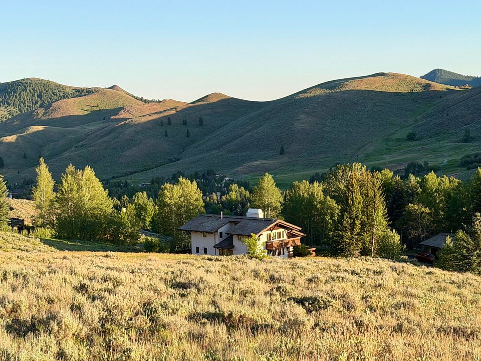 1st image of 107 Skyline Spur