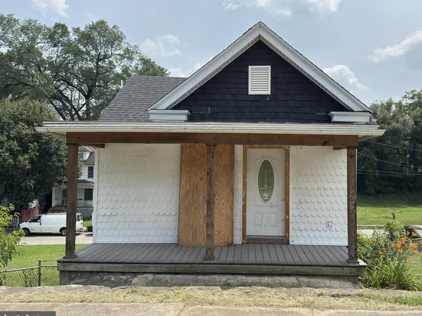 330 Harrison Ave NW, Roanoke, VA 24016