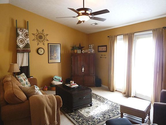 4th image of 3728 Tilbury Way