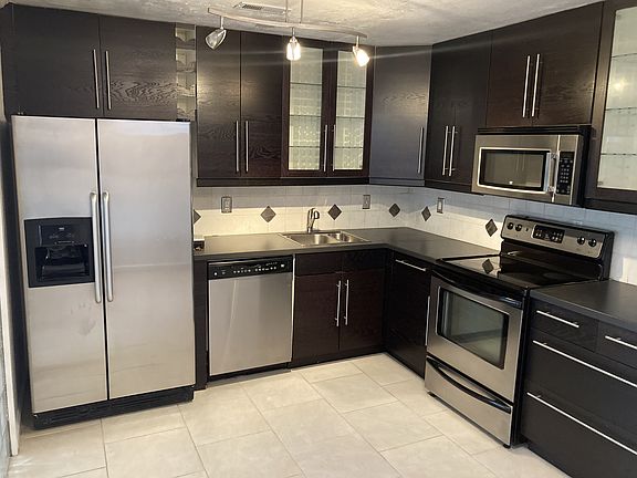 5th image of 622 Waters Dr
