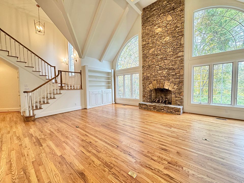 1st image of 1117 Winding Oaks Way