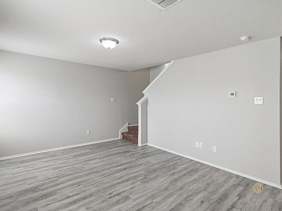 4th image of 7526 Crestway Rdg