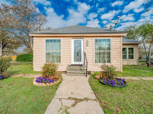 301 E 2nd North St, Kaufman, TX 75142