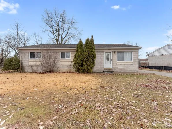 27040 Stacy St, Taylor, MI 48180