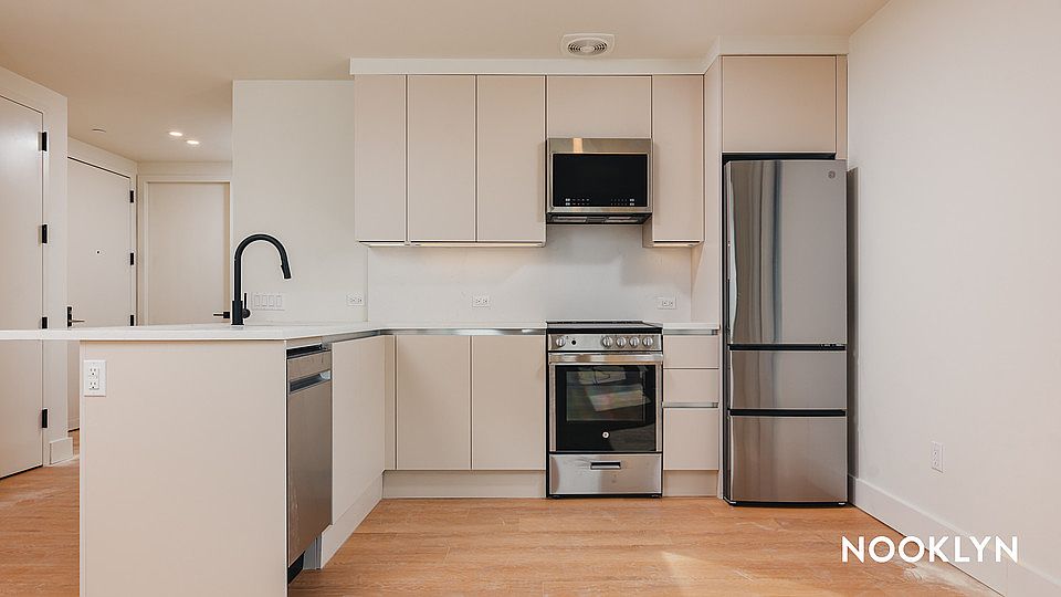 1st image of 130 Hope St APT 402