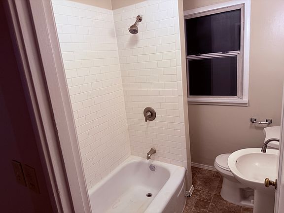 3rd image of 1616 Giles Ave NW
