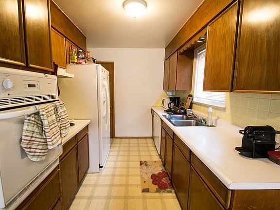 756-758 19th Street Kitchen