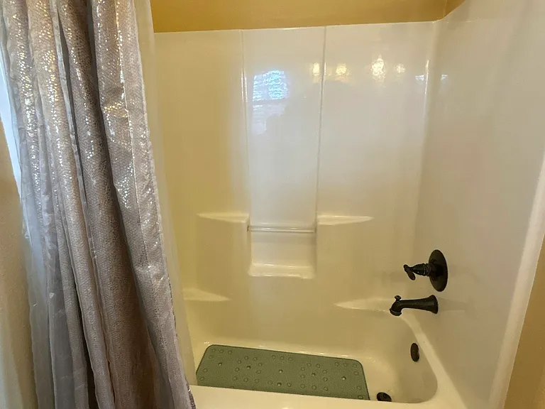 812 E Spring Dr — Photo 10
