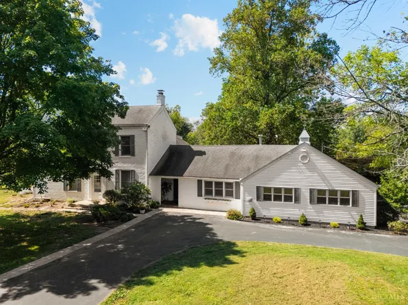 320 Bland Ave, Blanchester, OH 45107