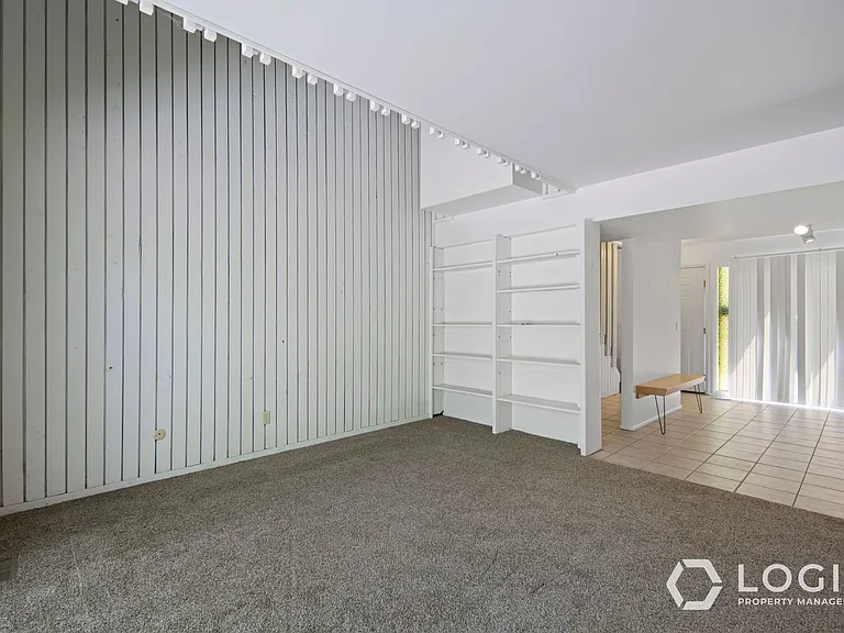 1815 E Woodside Dr #B — Photo 9