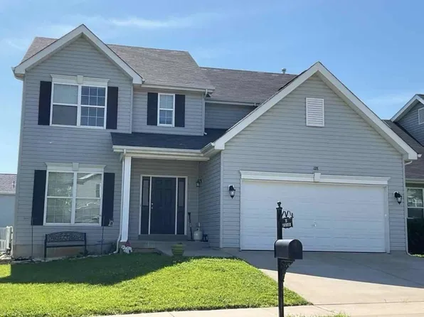 228 Pecan Bluffs Dr, Wentzville, MO 63385