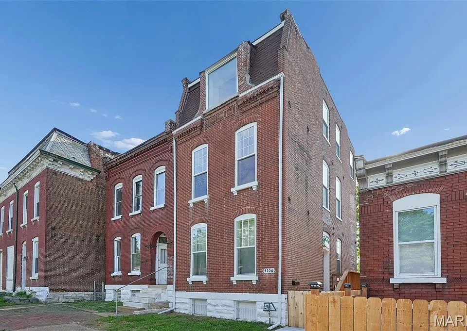 3706 Iowa Ave