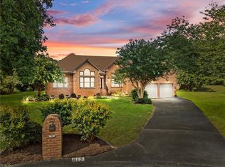 912 Shelter Rock Ln, Chesapeake, VA 23322