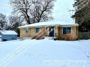 10 Somerset Dr NE, Grand Rapids, MI 49503