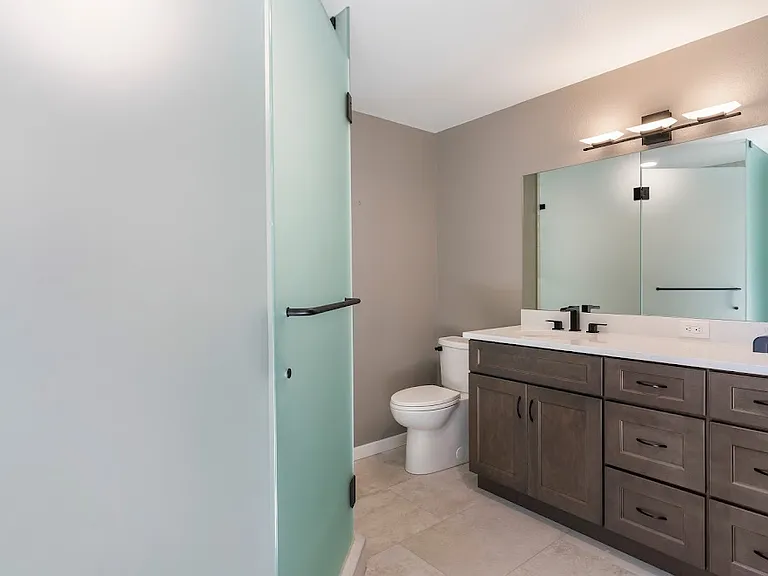 2213 Sahalee Dr W — Photo 16