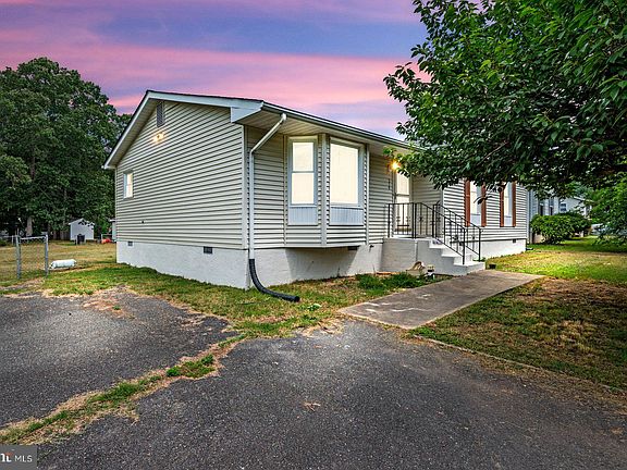 2nd image of 219 Mimosa Ave