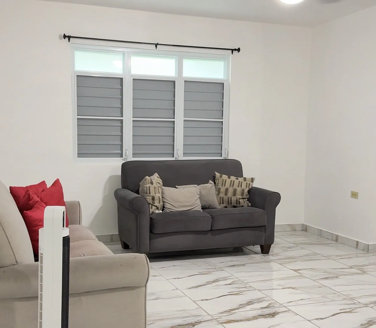 7 bed, 6500 sqft, $3,500 — Photo 4