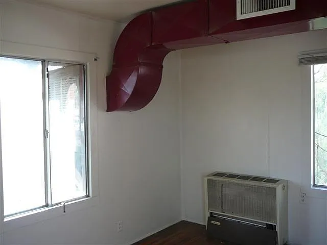 621 N Perry Ave — Photo 4