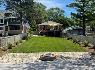 208 N River Rd, Fox River Grove, IL 60021