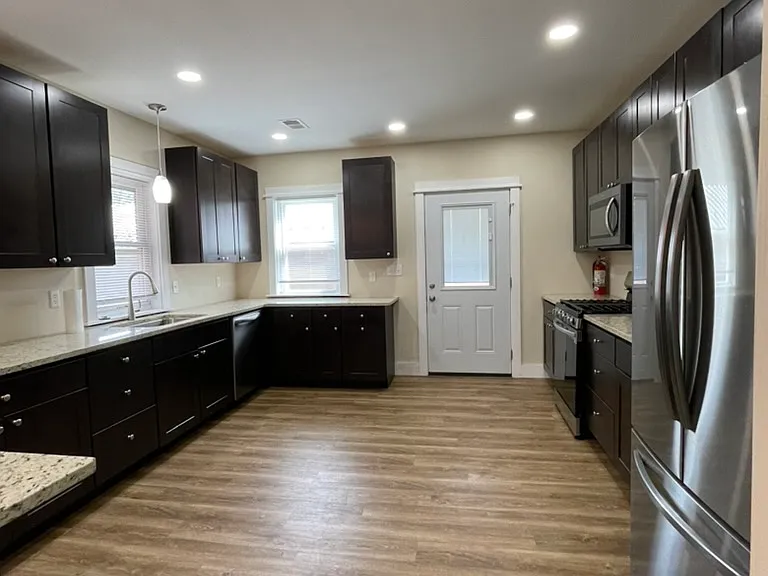 324 Susquehanna St — Photo 8