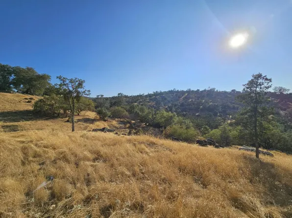 1 Corral Dr, Coarsegold, CA 93614