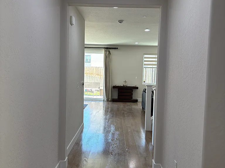 2875 E Colina Dr — Photo 11